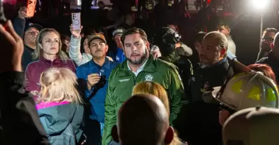 Atiende Ismael Burgue�o a familias afectadas por incendio en Rancho Las Flores