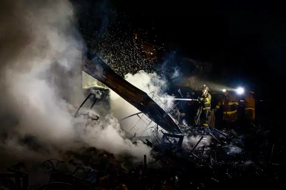 Atiende Ismael Burgue�o a familias afectadas por incendio en Rancho Las Flores