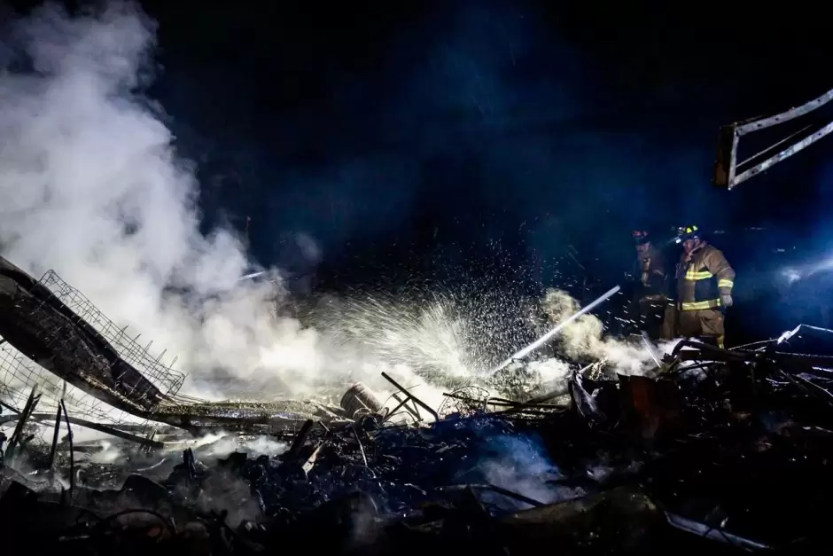 Atiende Ismael Burgue�o a familias afectadas por incendio en Rancho Las Flores