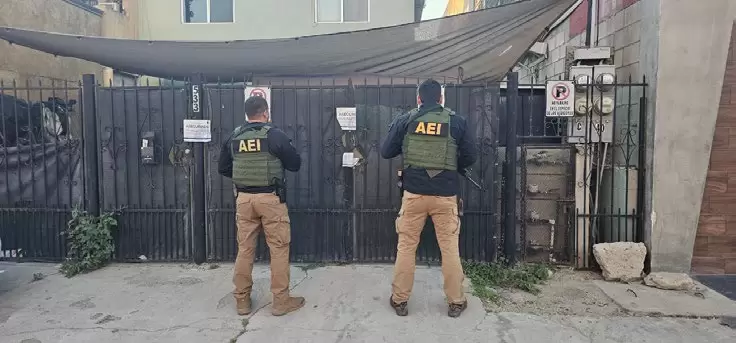 Fiscal�a recupera dos veh�culos con reporte de robo y asegura dos m�s durante cateos en Tijuana