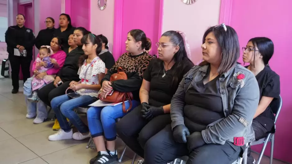 Capacitaci�n sobre violencia familiar en Cemujer