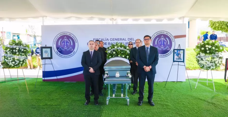 Honras f�nebres en memoria del subcomandante operativo de la AEI en Ensenada, Israel Ortiz Castillo