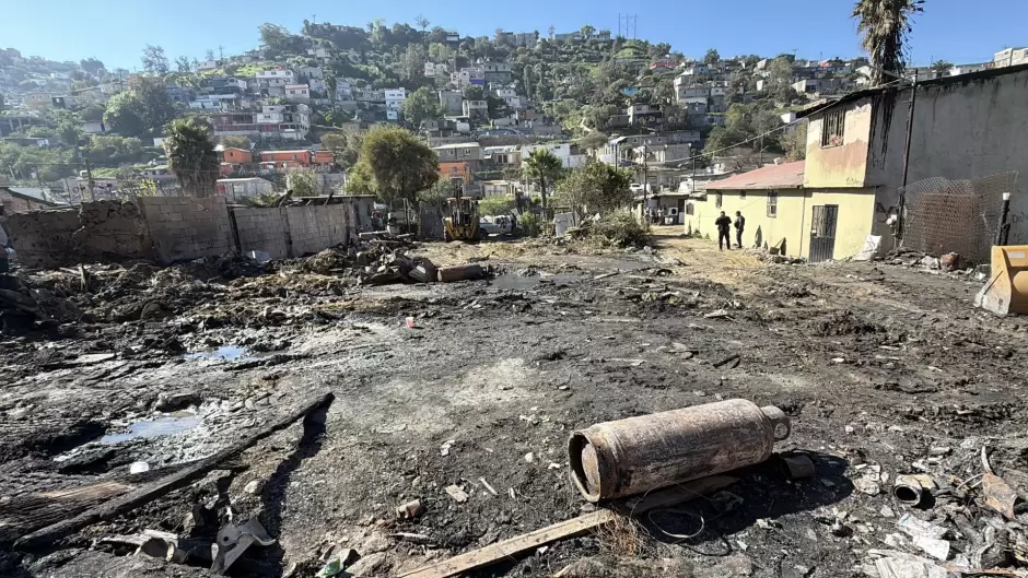 Familias damnificadas por incendio en Rancho Las Flores comienzan la reconstrucci�n