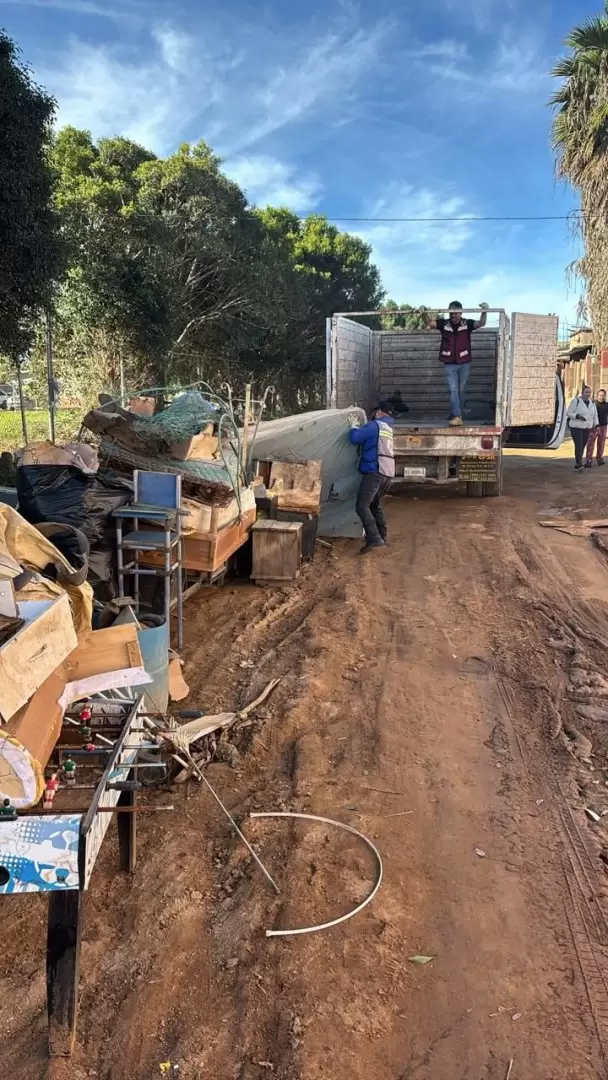 Jornada de recolecci�n de basura de traspatio a familias de Popular Todos Santos