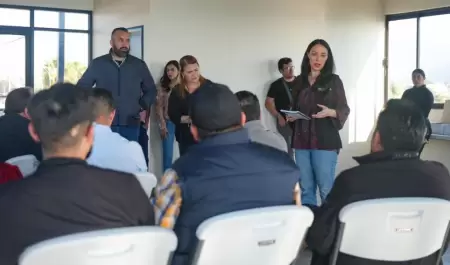 Senadora Julieta Ram�rez dialoga con transportistas de Ensenada