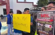 Se manifiestan trabajadores del Issstecali; denuncian descuentos injustificados y bajos salarios