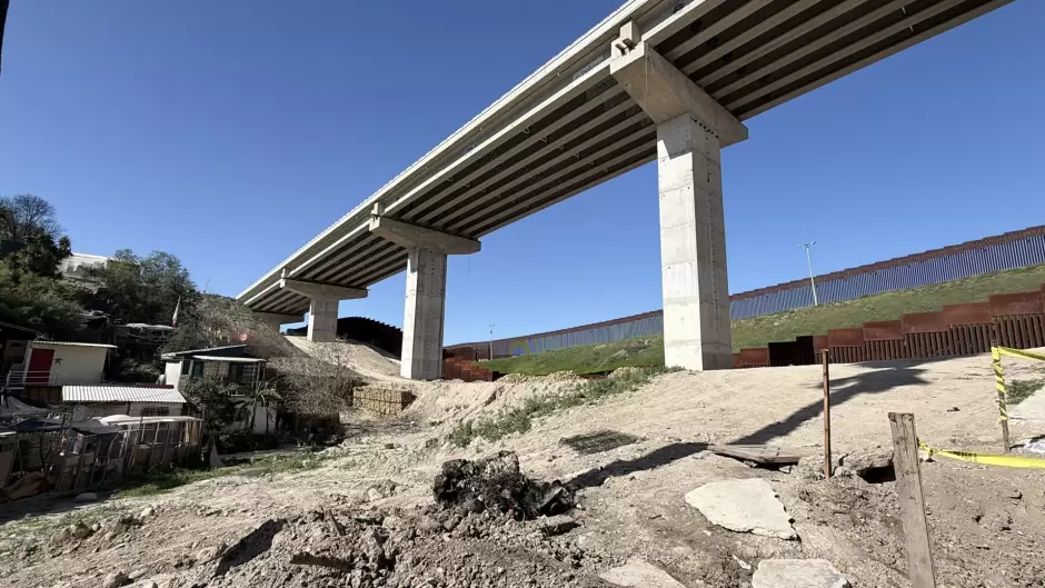 Vecinos del Ca��n Otay denuncian da�os por Viaducto Elevado