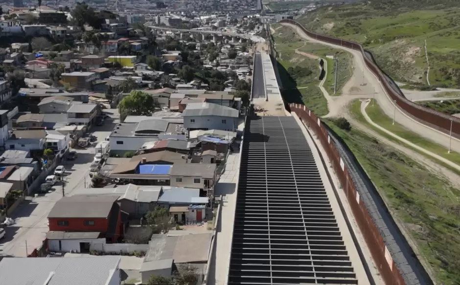 Vecinos del Ca��n Otay denuncian da�os por Viaducto Elevado