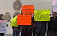 Polic�as y familiares se manifestaron durante visita presidencial en Tijuana