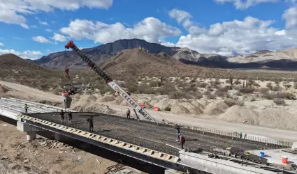 Obras de infraestructura carretera y educativa en Baja California