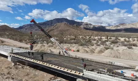 Obras de infraestructura carretera y educativa en Baja California