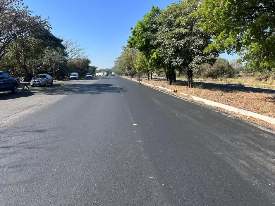 Obras de infraestructura carretera y educativa en Baja California