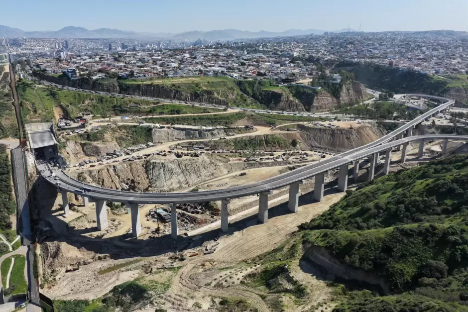 Inauguración de la primera etapa del viaducto elevado de Tijuana