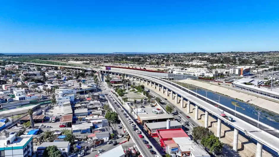 Inauguración del Viaducto Elevado y la Universidad Rosario Castellanos