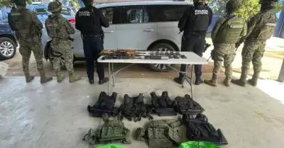 Privan de la libertad a 6 personas en una playa de la zona Dorada, en Mazatl�n