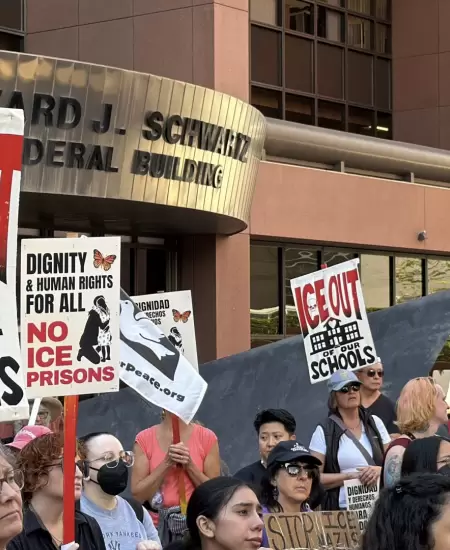 Exigen alto a operativos del ICE cerca de escuelas de San Diego