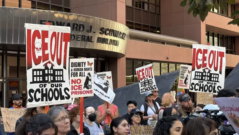 Exigen alto a operativos del ICE cerca de escuelas de San Diego
