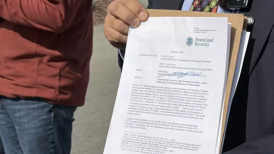 Congresista de California denuncia bloqueo a supervisi�n en Centro de Detenci�n Migratoria de Otay Mesa