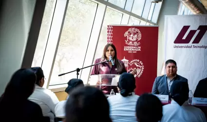 Alcaldesa Claudia Agat�n Mu�iz