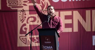 Toma protesta Ismael Burgue�o a representantes de mil 91 comit�s vecinales de Ti