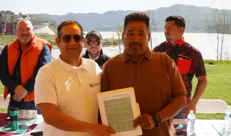 Presentan primer permiso de pesca comercial en aguas interiores de BC