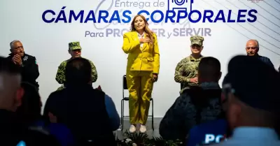 Entrega de c�maras corporales