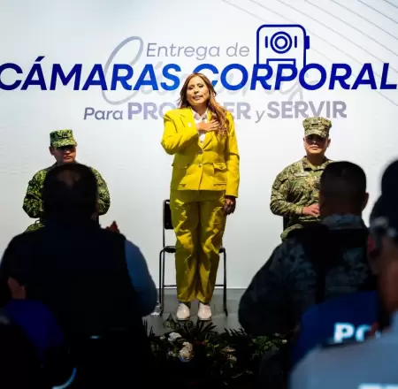 Entrega de c�maras corporales