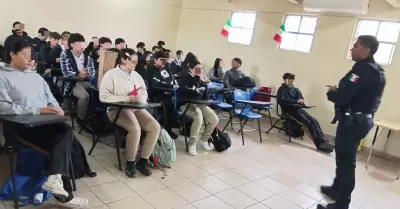 Visita a Cecyte Florido con equipo de Prevenci�n del Delito