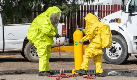 Curso de materiales qu�micos peligrosos y primera respuesta a nivel operativo