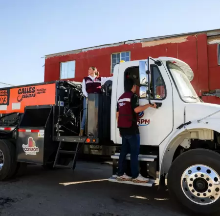 Programa "Calles Seguras, Familias Seguras" con nueva maquinaria de bacheo