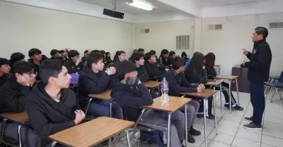 Pl�ticas preventivas sobre extorsi�n a estudiantes de preparatoria