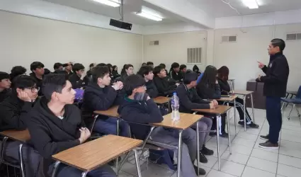 Pl�ticas preventivas sobre extorsi�n a estudiantes de preparatoria