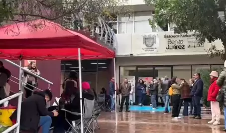 Padres de 8 centros escolares bloquearon oficinas del sistema educativo en Tijua