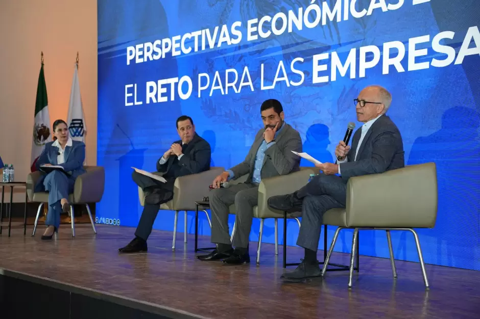 Panel "Perspectivas econ�micas 2026: el reto para las empresas"