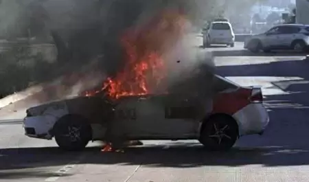 Veh�culos incendiados en distintos puntos de Tijuana