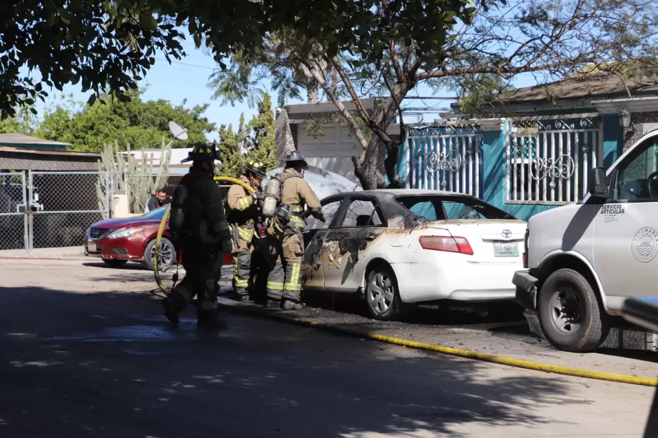 Escalada de violencia en Baja California tras muerte del "Mencho"