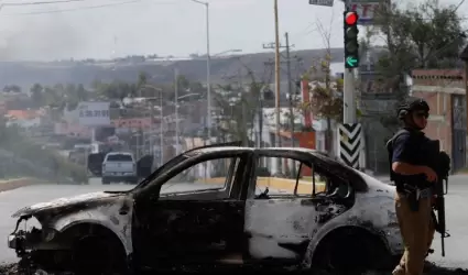 Autos quemados en algunos accesos del municipio de San Juan de los Lagos, Jalisc