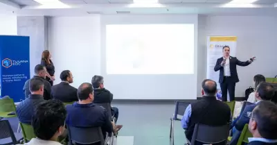 Panel "Panorama industrial nacional 2025 y visi�n Tijuana 2026"