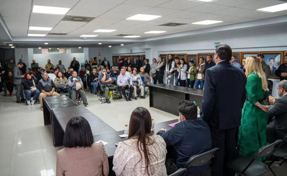 Reunión con policías jubilados y viudas