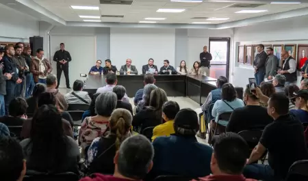 Reuni�n con polic�as jubilados y viudas