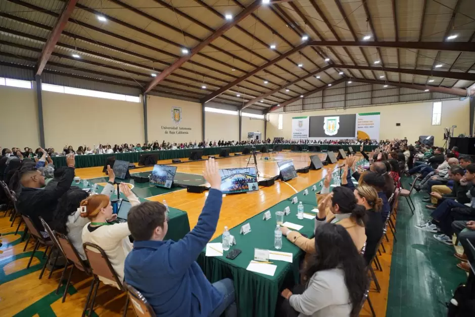 Rector de la UABC presenta su tercer informe de actividades