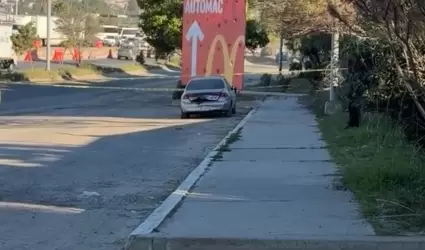 Localizan cuerpo en la cajuela de un veh�culo abandonado en el Bulevar 2000