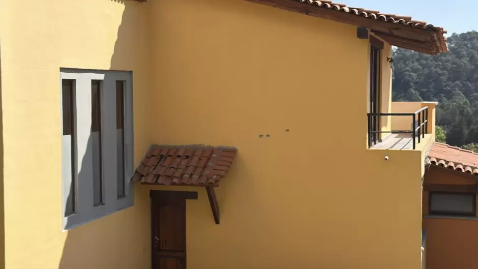 Inmueble atribuido a "El Mencho" luce abandonado tras operativo federal