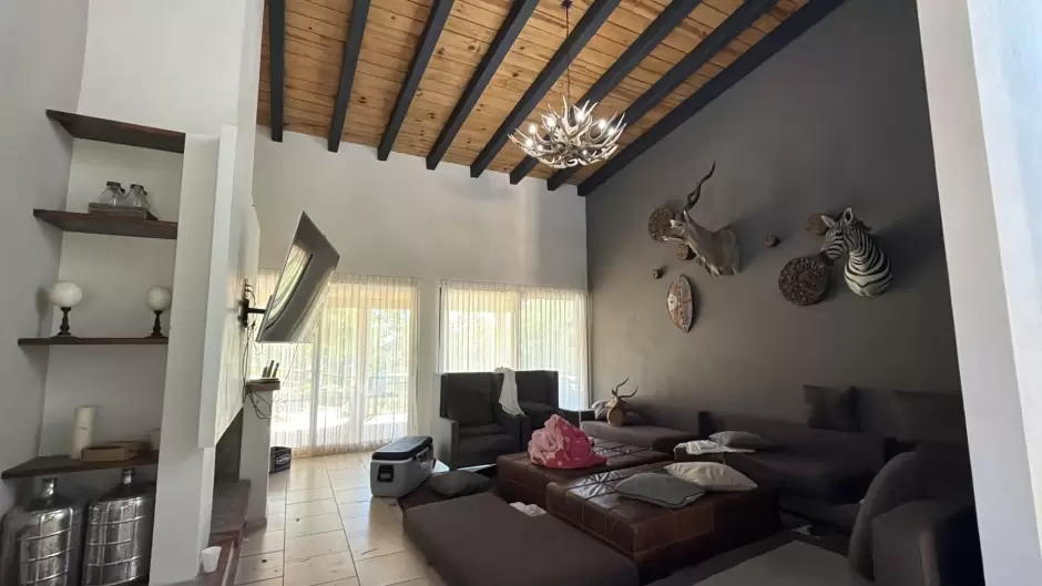 Inmueble atribuido a "El Mencho" luce abandonado tras operativo federal