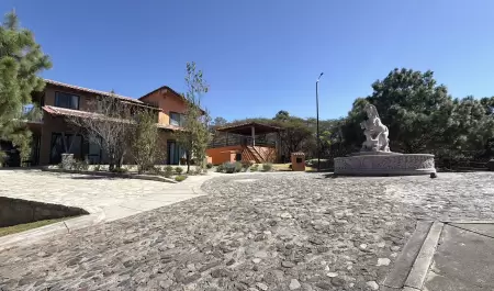 Inmueble atribuido a "El Mencho" luce abandonado tras operativo federal