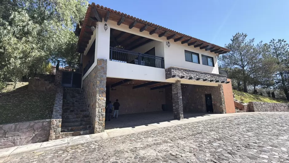 Inmueble atribuido a "El Mencho" luce abandonado tras operativo federal