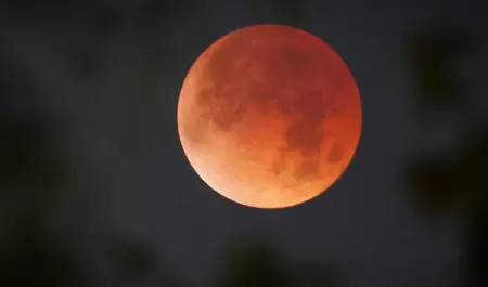 Alcance m�ximo del eclipse lunar total, "Luna de sangre", Luna Roja.