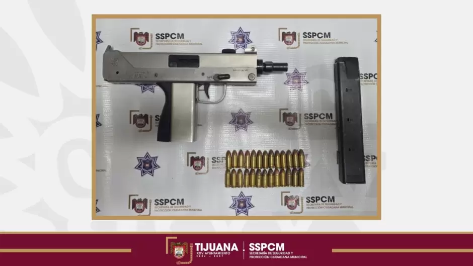 Detenidos con subametralladora