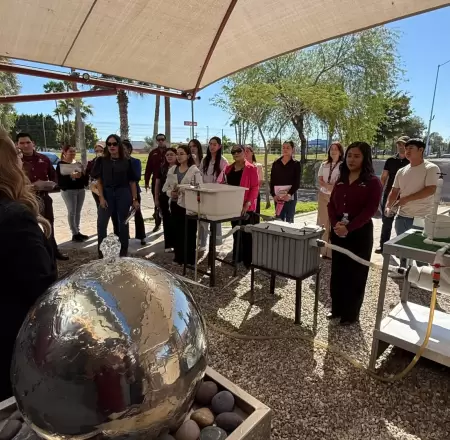 Conferencia "Mujeres en campo: operaci�n y dise�o de redes hidr�ulicas"