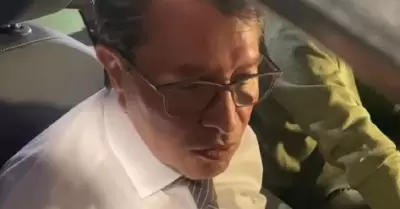 El coordinador de Morena en San L�zaro, Ricardo Monreal, durante su llegada a Pa